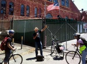 Shaping San Francisco's historian and tour guide Chris Carlsson guiding the Labor History Walk